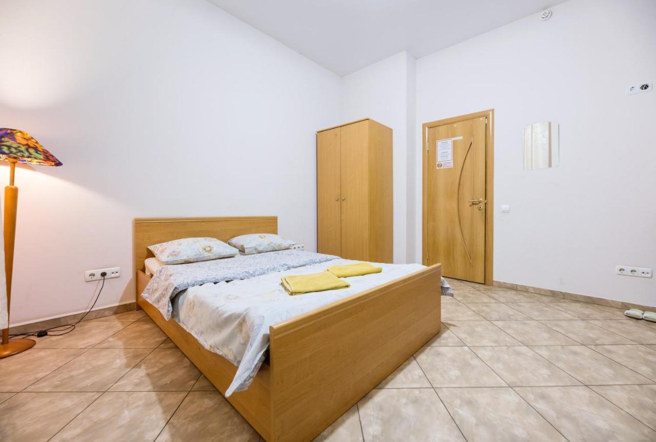 Mini Hotel Near Arena City Kyiv Exterior photo